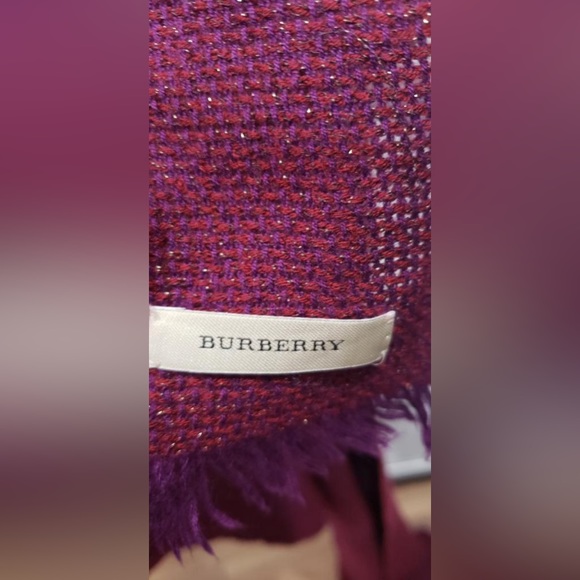 Burberry scarf - Picture 1 of 2